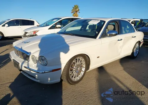 2007 Jaguar Xj8 from USA, damaged, VIN SAJWA71B17SH12746